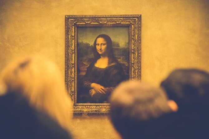 Private night tour at the Louvre - Stop 1: Inside the Louvre, with stories that help you see