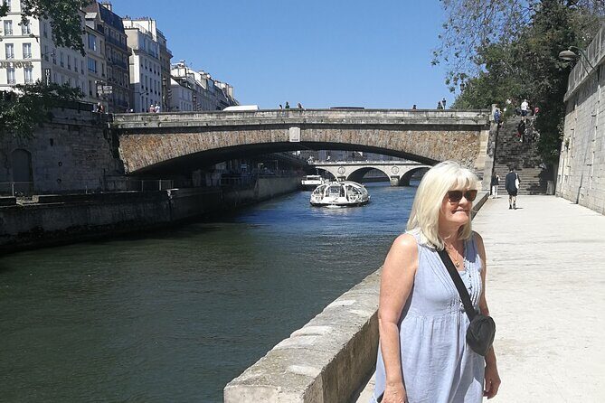 Private Tour with Tickets to the Louvre Museum & Crepes - Louvre entry: timed access plus an audioguide, but no guide inside