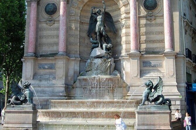 Private Tour with Tickets to the Louvre Museum & Crepes - Starting on Île de la Cité: the Paris origin story, in real locations