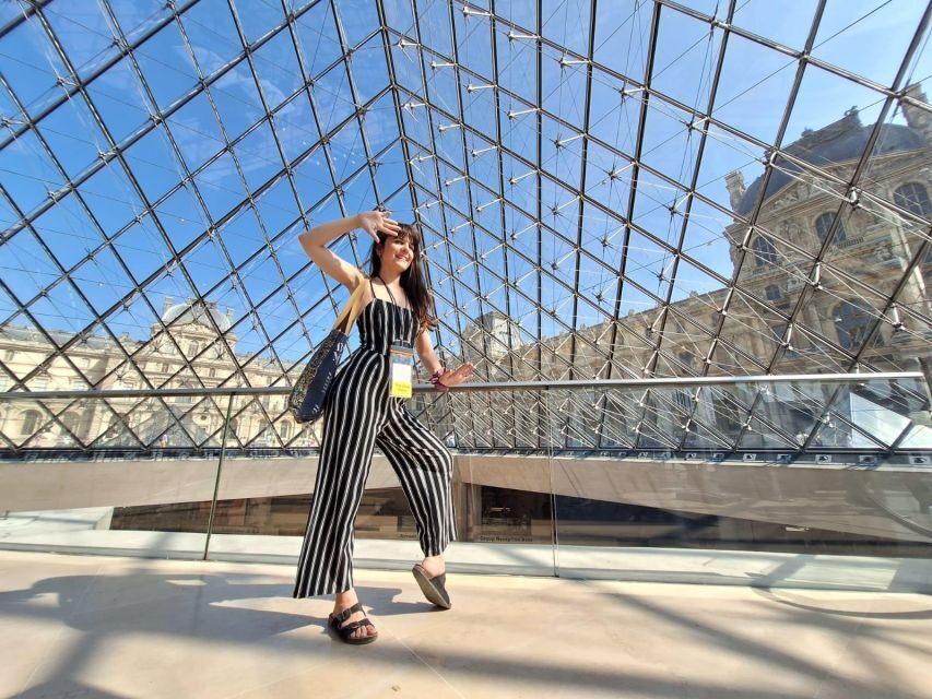 Skip-the-Line Louvre Museum Tour with Artist - Group size, pace, and audio headsets that help you hear the art