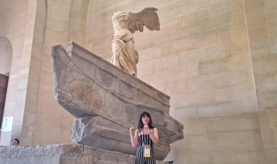 Skip-the-Line Louvre Museum Tour with Artist - Venus de Milo: why the silence can be powerful