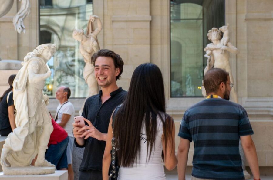 Wheelchair-Frendly Private Louvre Tour – Stress-Free & Easy - Languages and private pacing: why it matters inside museums